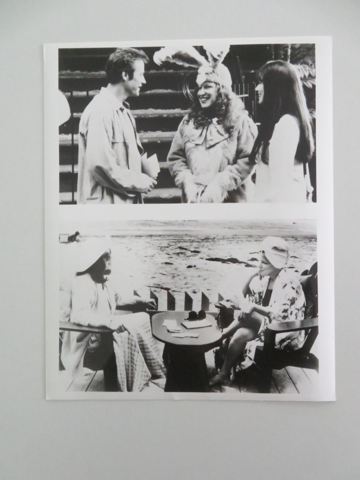 BEACHES - A MOVIE STILL PHOTO LOT OF 2 BETTE MIDLER BARBARA HERSHEY 1988 Movie posters