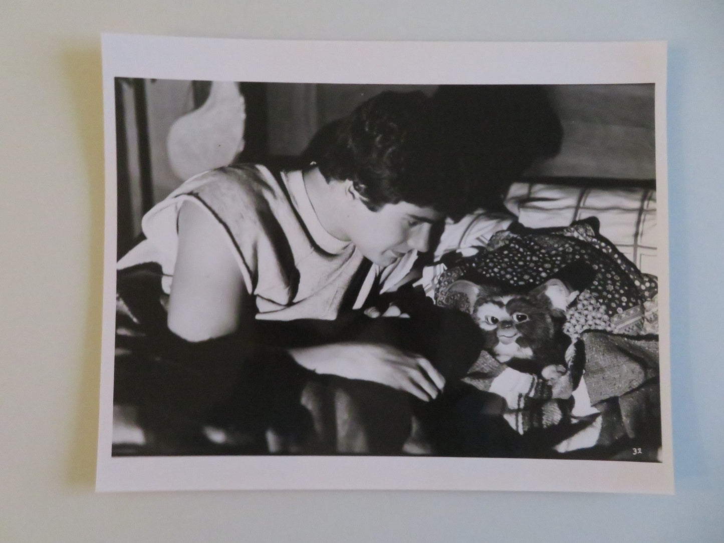 GREMLINS - A MOVIE STILL PHOTO LOT OF 2 ZACH GALLIGAN PHOEBE CATES 1984 - Rendezvous Cinema