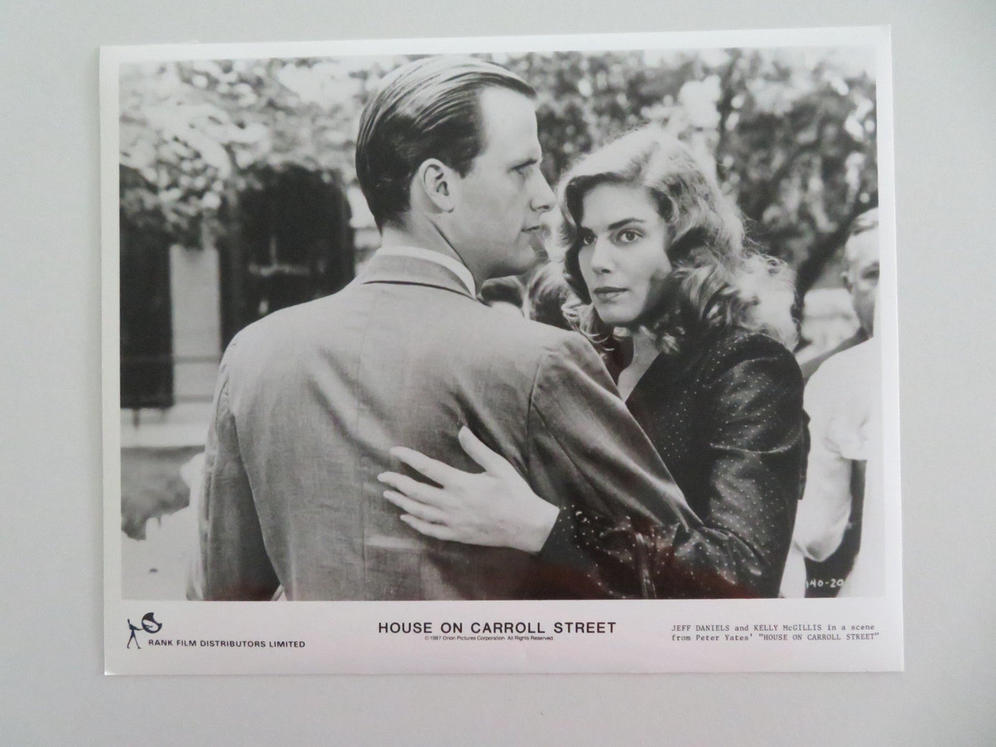 THE HOUSE ON CARROLL STREET MOVIE STILL PHOTO LOT OF 8 JEFF DANIELS 1987 - Rendezvous Cinema