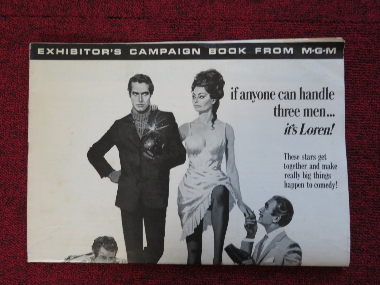 LADY L UNCUT EXHIBTOR FOLDED PRESS BOOK SOPHIA LOREN PAUL NEWMAN 1965 Rendezvous Cinema Movie posters