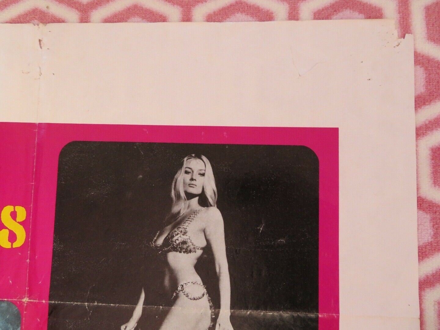 MILANO CALBRE 9 / Caliber 9 FRENCH (41"x 27") POSTER ROLLED BARBARA BOUCHET 1972 - Rendezvous Cinema