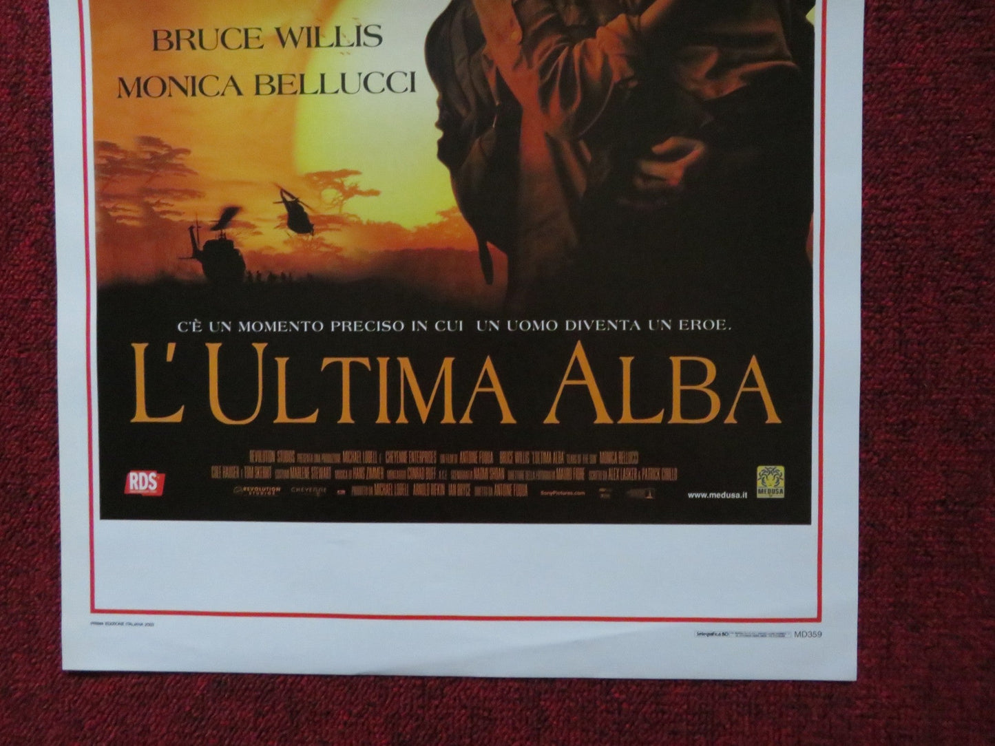 TEARS OF THE SUN ITALIAN LOCANDINA POSTER BRUCE WILLIS MONICA BELLUCCI 2003 Rendezvous Cinema Movie posters