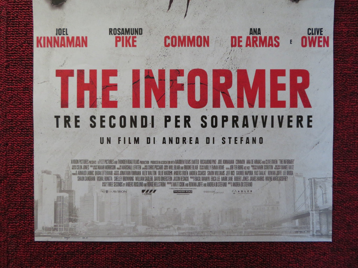 THE INFORMER ITALIAN LOCANDINA POSTER CLIVE OWEN ROSAMUND PIKE 2019 Rendezvous Cinema Movie posters