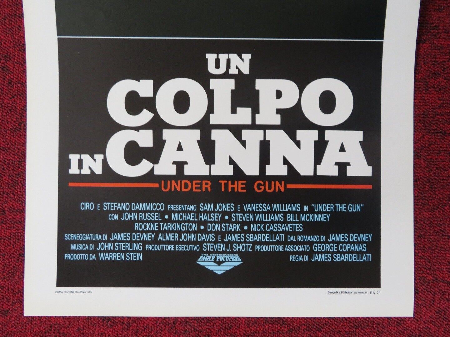UNDER THE GUN ITALIAN LOCANDINA (27.5"x13") POSTER SAM JONES 1988 Movie posters