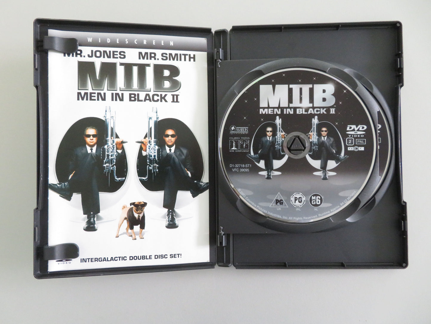 Men in Black II - Double Disc Set (DVD) Will Smith Tommy Lee Jones 2002 Region 2