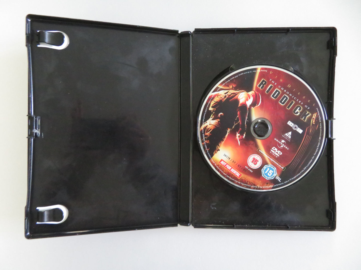 The Chronicles of Riddick (DVD) Vin Diesel Judi Dench 2004 Region 2