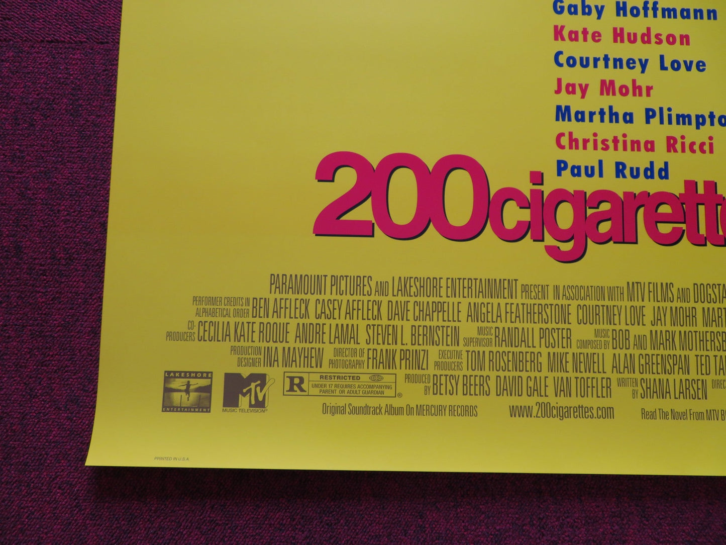 200 CIGARETTES US ONE SHEET ROLLED POSTER BEN AFFLECK CASEY AFFLECK 1999 - Rendezvous Cinema