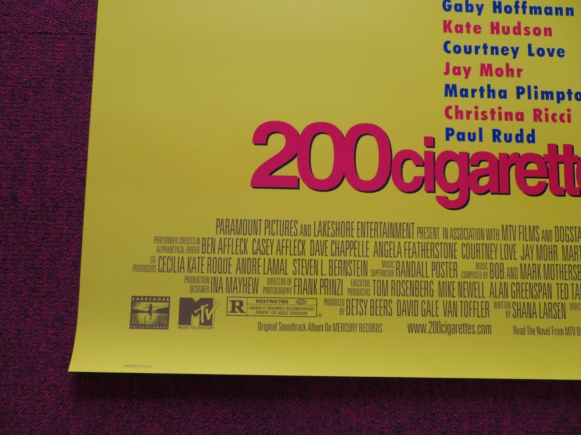 200 CIGARETTES US ONE SHEET ROLLED POSTER BEN AFFLECK CASEY AFFLECK 1999 - Rendezvous Cinema