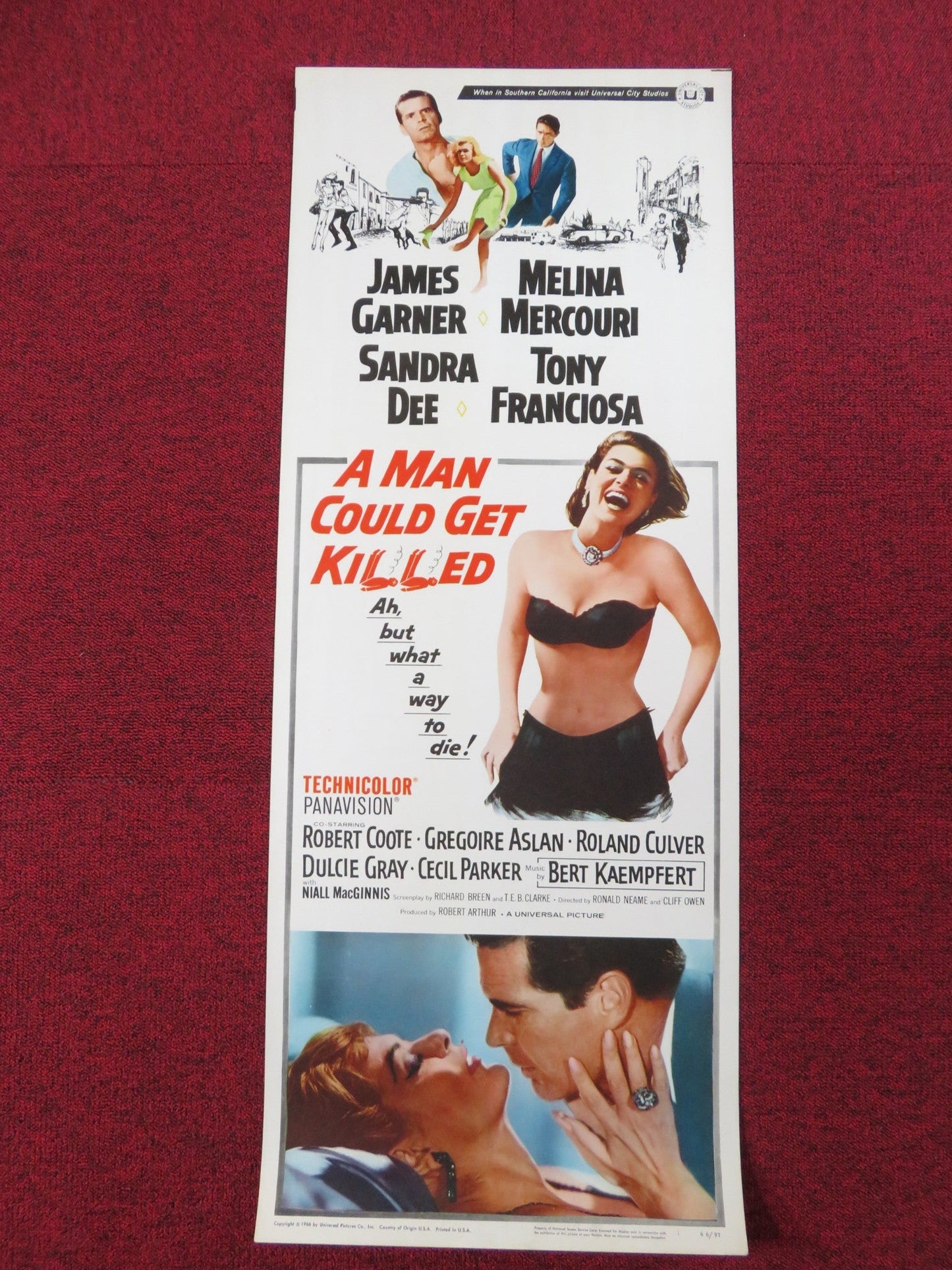 A MAN COULD GET KILLED US INSERT POSTER JAMES GARNER SANDRA DEE 1966 - Rendezvous Cinema