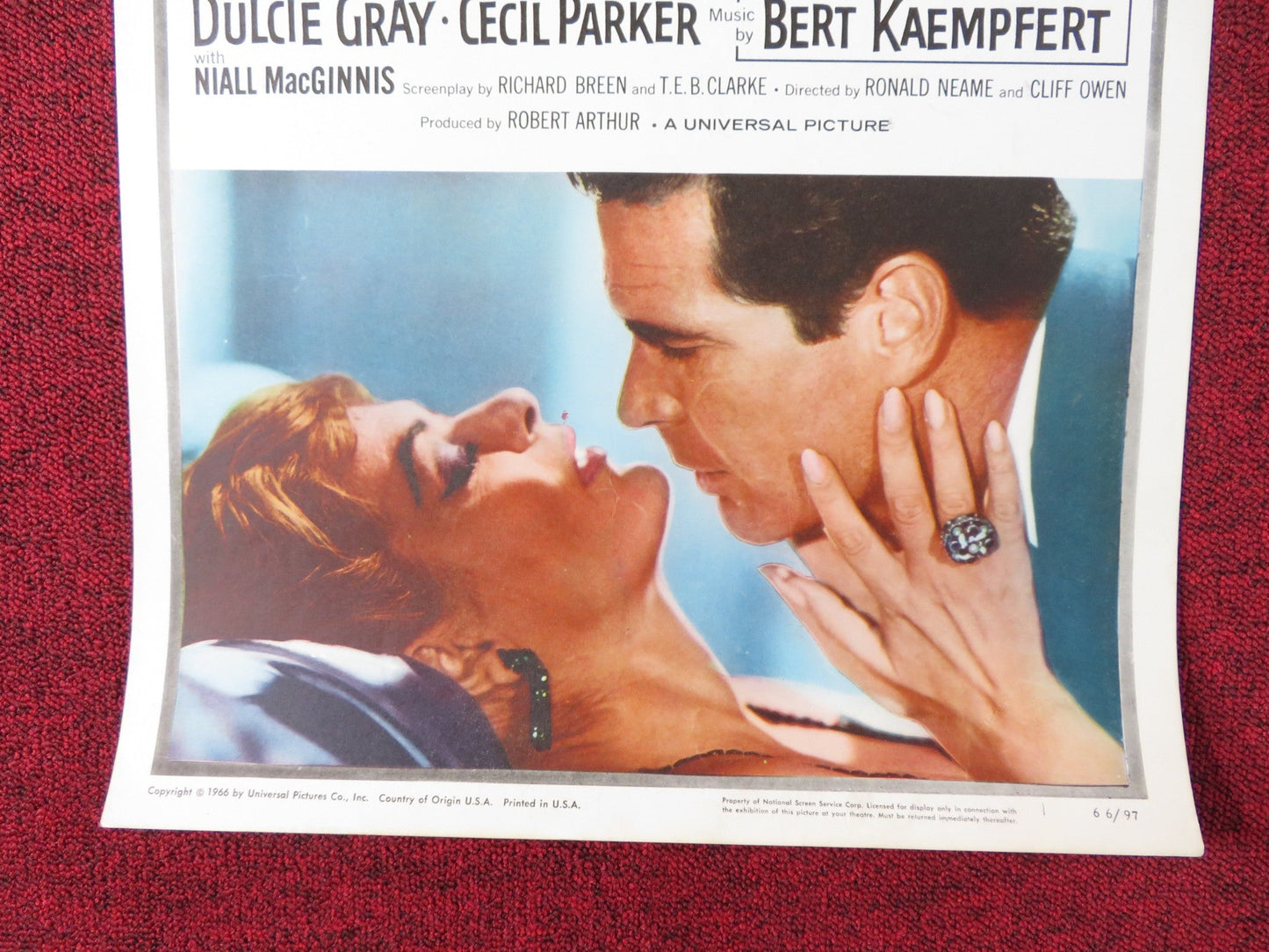 A MAN COULD GET KILLED US INSERT POSTER JAMES GARNER SANDRA DEE 1966 - Rendezvous Cinema