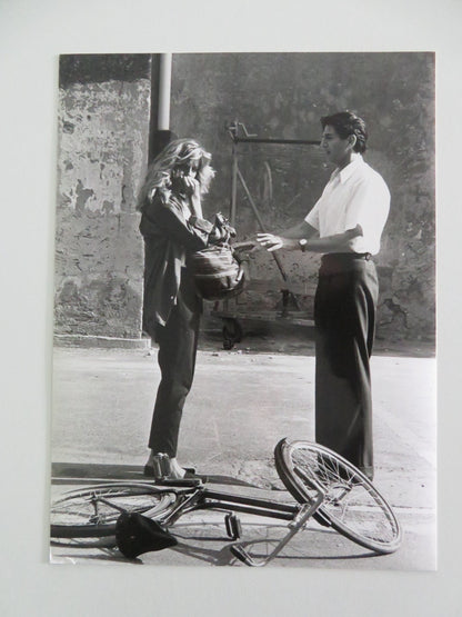 A MAN IN LOVE MOVIE STILL PHOTO LOT OF 2 PETER COYOTE GRETA SCACCHI 1987 Movie posters