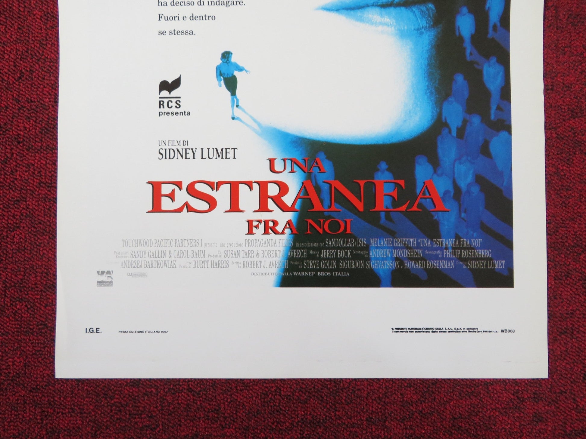 A STRANGER AMONG US ITALIAN LOCANDINA POSTER MELANIE GRIFFITH ERIC THAL 1992 - Rendezvous Cinema