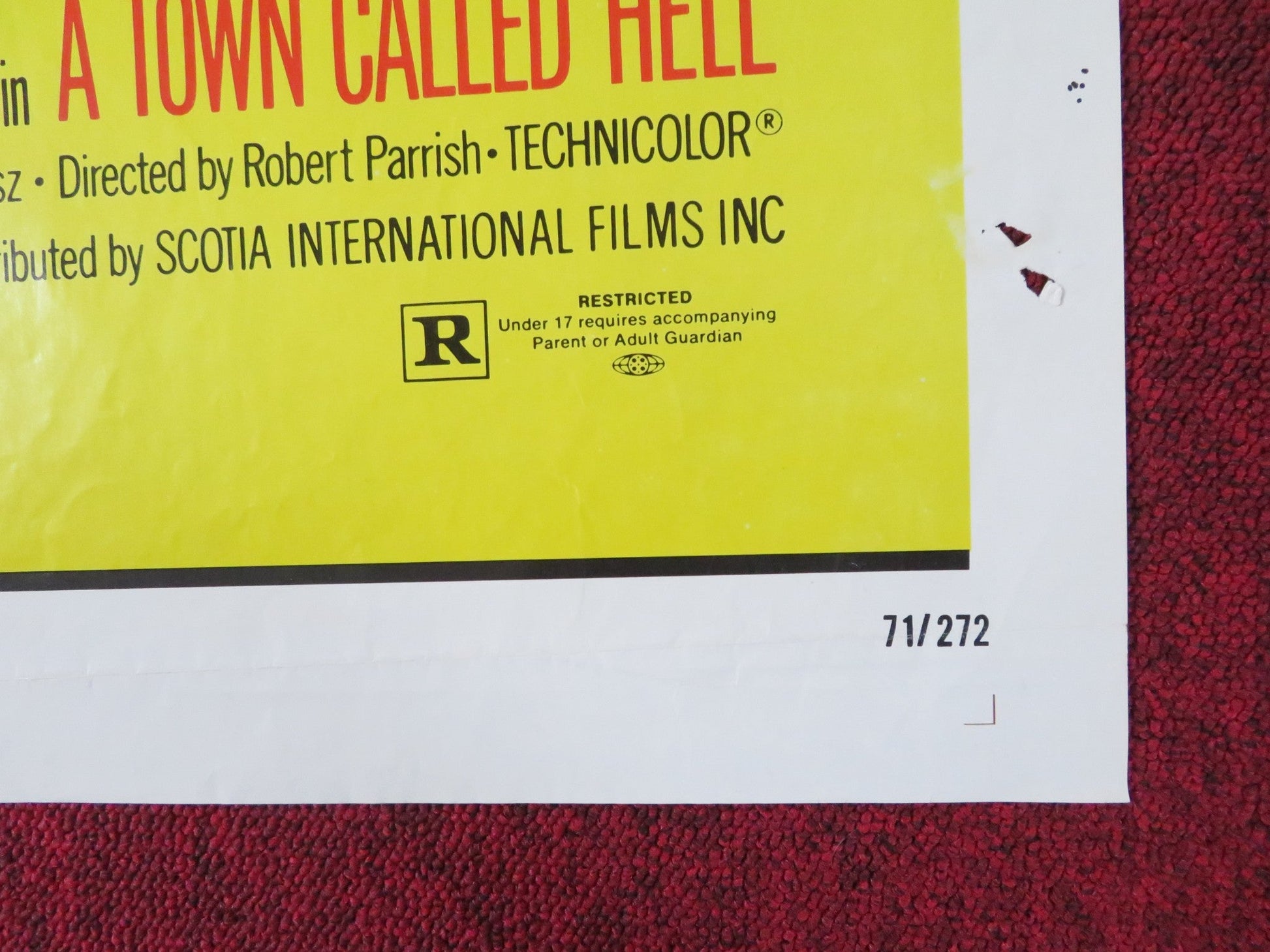 A TOWN CALLED HELL FOLDED US ONE SHEET POSTER TELLY SAVALAS ROBERT SHAW 1971 - Rendezvous Cinema