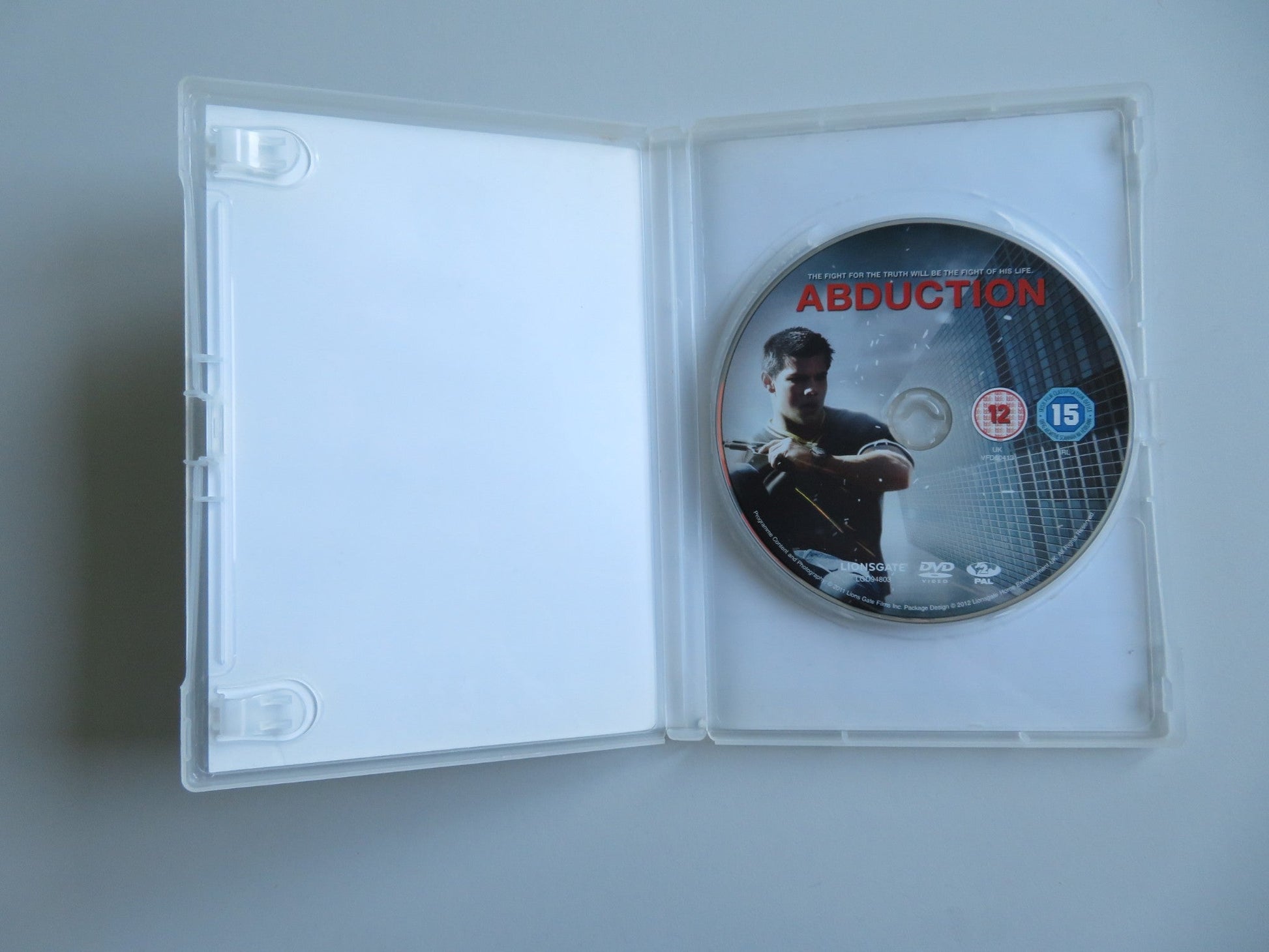 ABDUCTION (DVD) TAYLOR LAUTNER SIGOURNEY WEAVER LILY COLLINS 2011 REGION 2 - Rendezvous Cinema