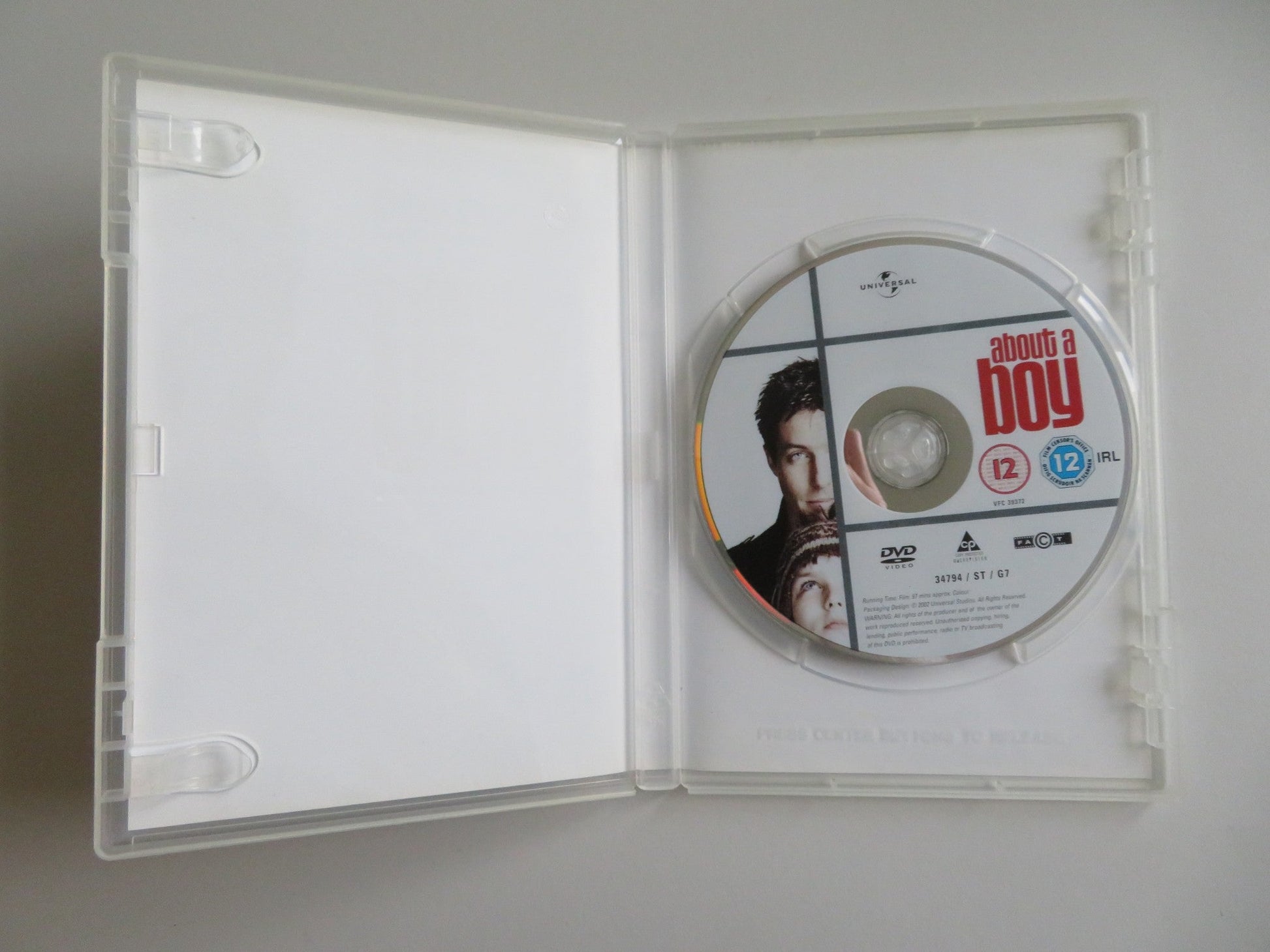 ABOUT A BOY (DVD) HUGH GRANT NICHOLAS HOULT 2002 REGION 2 Movie posters
