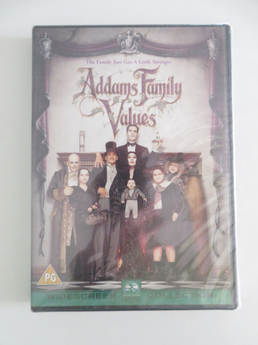 ADDAMS FAMILY VALUES (DVD) ANJELICA HUSTON RAUL JULIA 1993 REGION 2 Movie posters