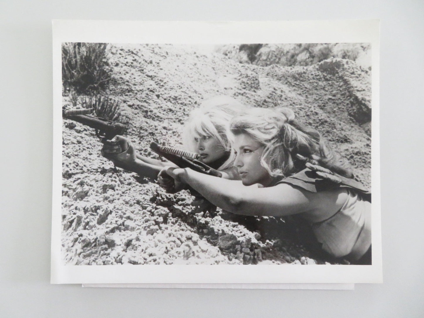 AMERICA 3000 MOVIE STILL PHOTO LAURENE LANDON VICTORIA BARRETT 1986 Movie posters