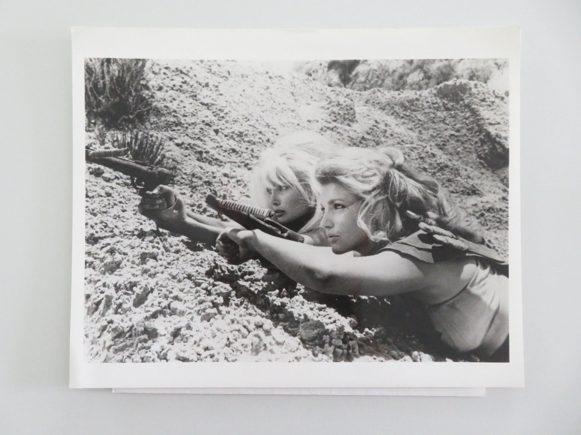 AMERICA 3000 MOVIE STILL PHOTO LAURENE LANDON VICTORIA BARRETT 1986 Movie posters