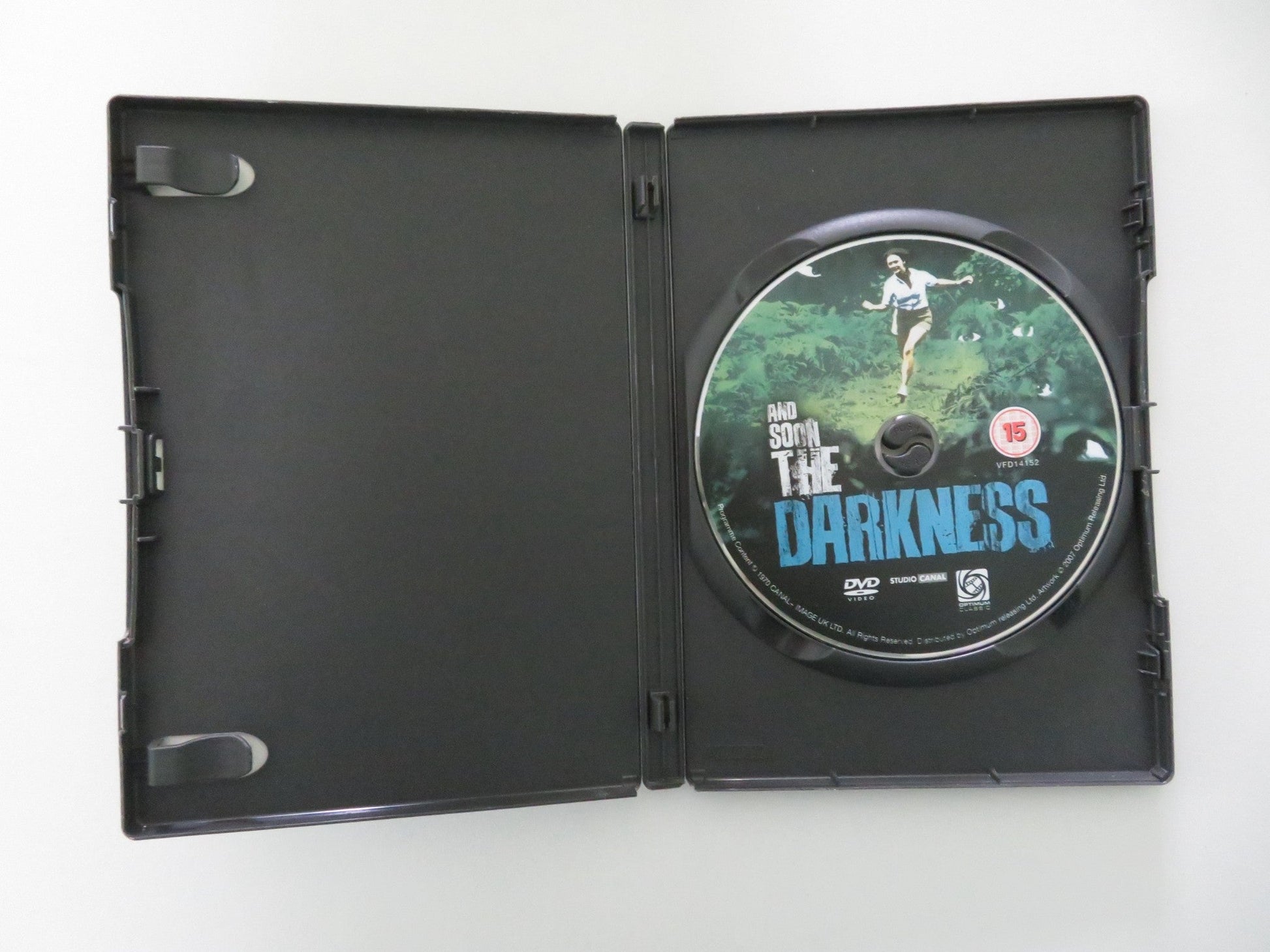 And Soon the Darkness (DVD) Pamela Franklin Michele Dotrice 1970 Region 2 Movie posters