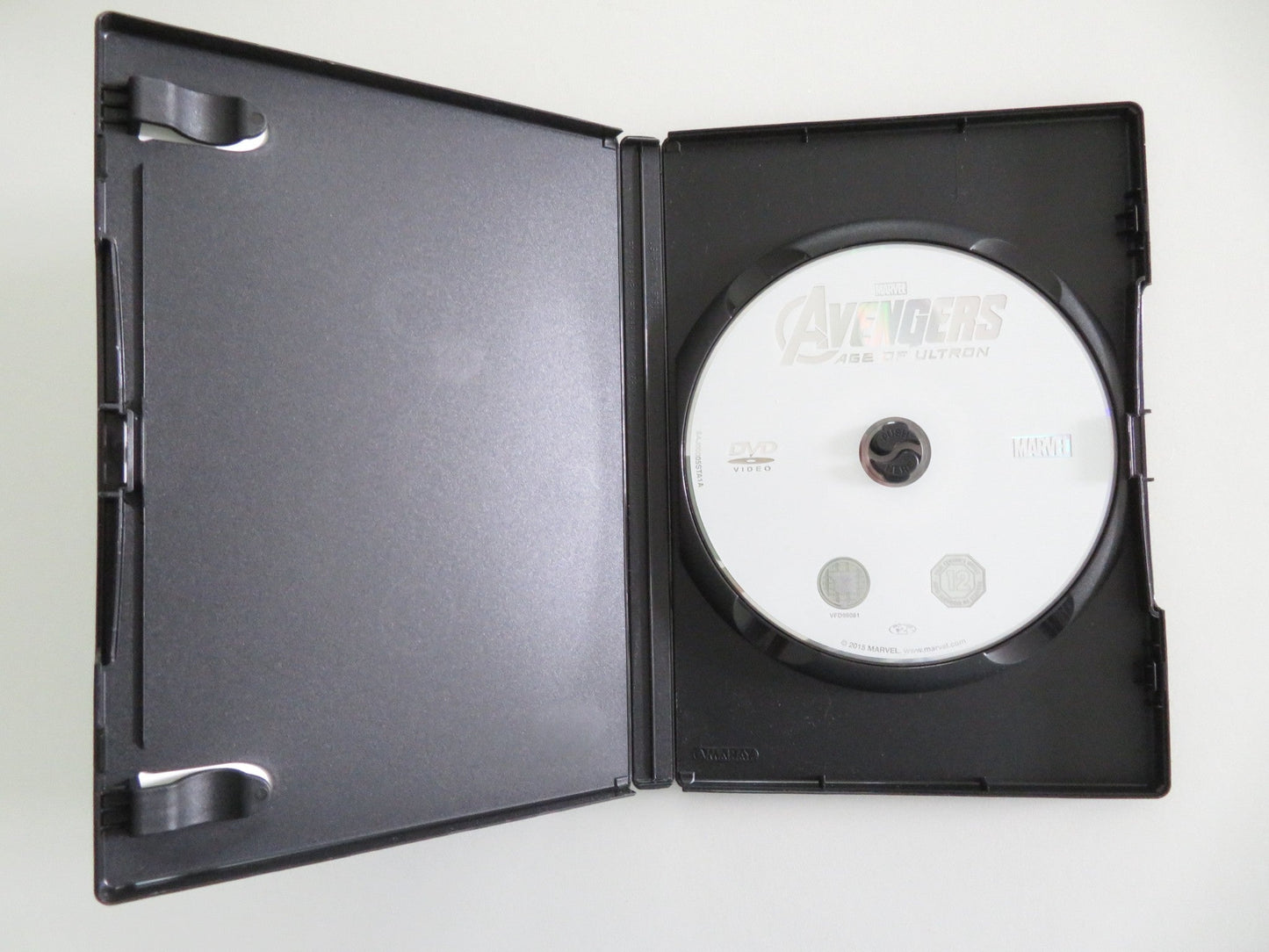 AVENGERS: AGE OF ULTRON (DVD) MARVEL ROBERT DOWNEY JR. HEMSWORTH 2015 REGION 2 Movie posters
