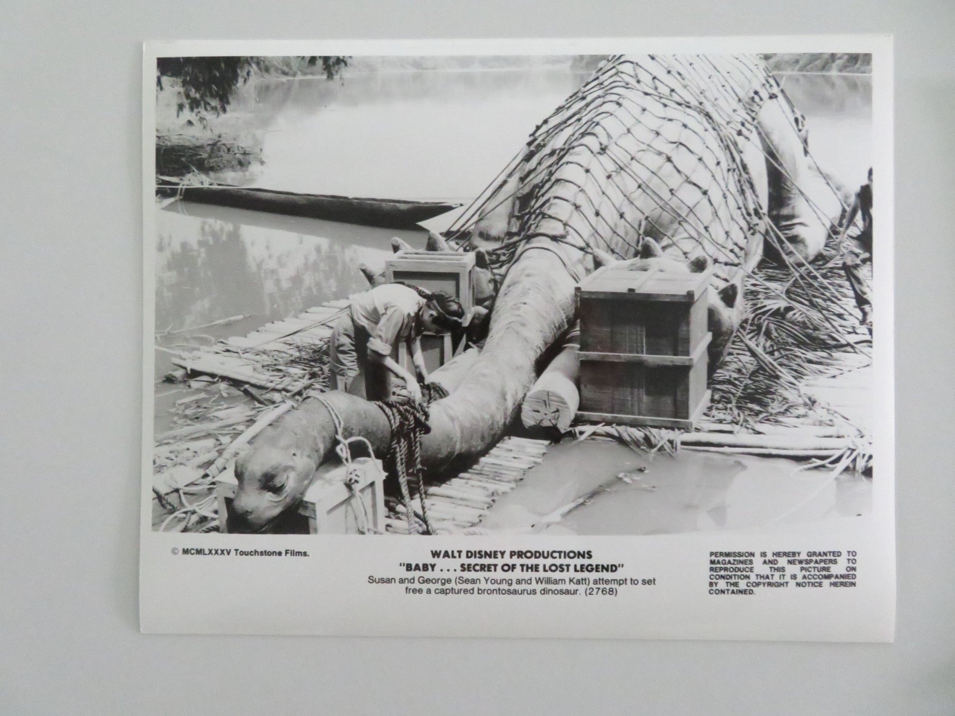 BABY: SECRET OF THE LOST LEGEND MOVIE STILL PHOTO LOT OF 4 DISNEY S. YOUNG 1985 - Rendezvous Cinema