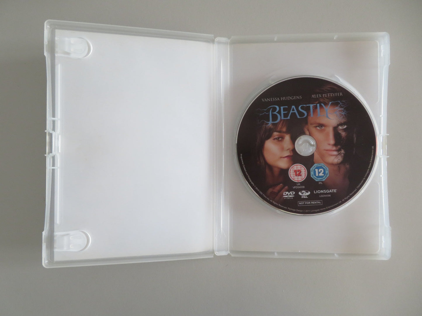 BEASTLY (DVD) VANESSA HUDGENS ALEX PETTYFER 2011 REGION 2 Movie posters