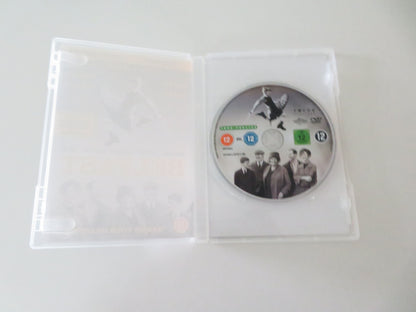 Belfast (DVD) Jude Hill Lewis McAskie Caitríona Balfe 2021 Region 2,4 Movie posters