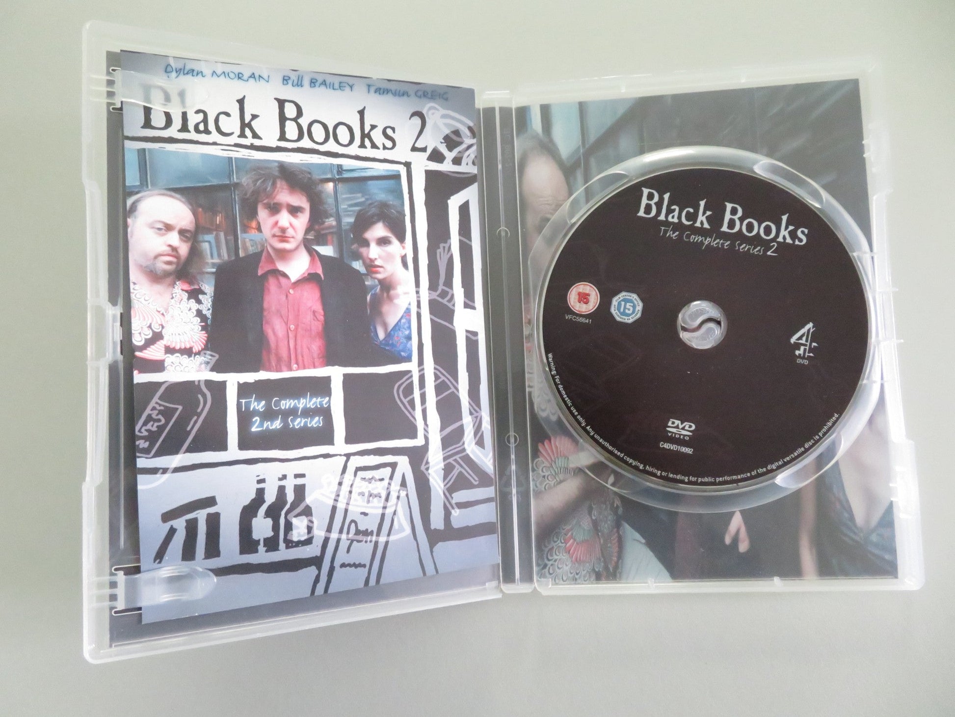 BLACK BOOKS THE COMPLETE 2ND SERIES (DVD) DYLAN MORAN BILL BAILEY 2002 REGION 2 - Rendezvous Cinema