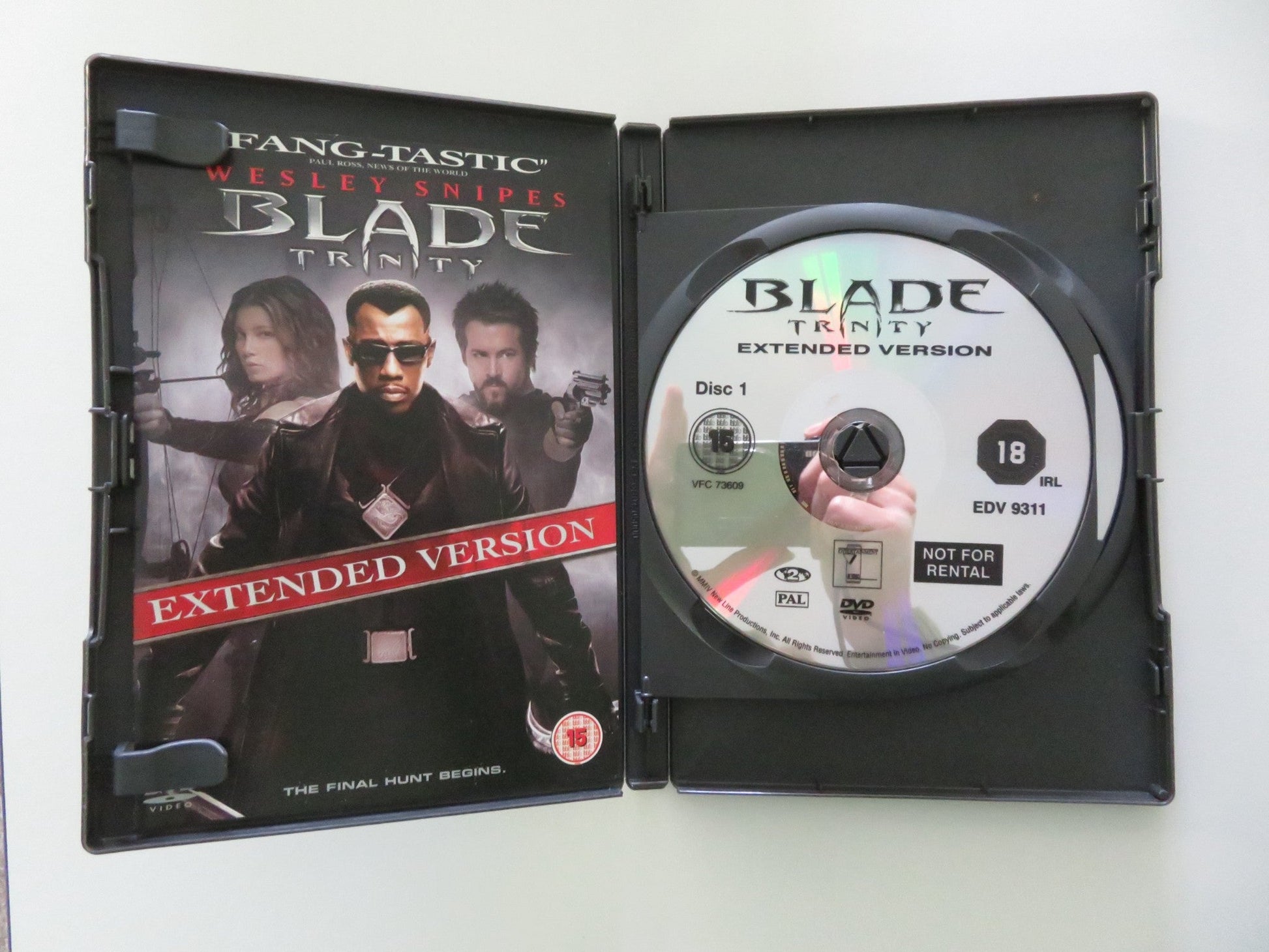 BLADE TRINITY - EXTENDED VERSION (DVD) WESLEY SNIPES KRISTOFFERSON 2004 REGION 2 Movie posters