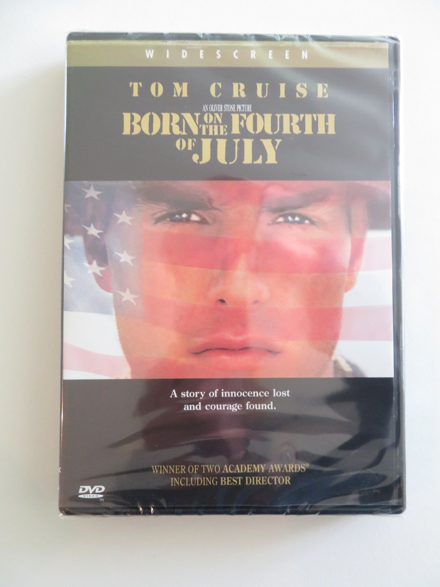 BORN ON THE FOURTH OF JULY (DVD) TOM CRUISE KYRA SEDGWICK 1989 REGION 2 Rendezvous Cinema Movie posters