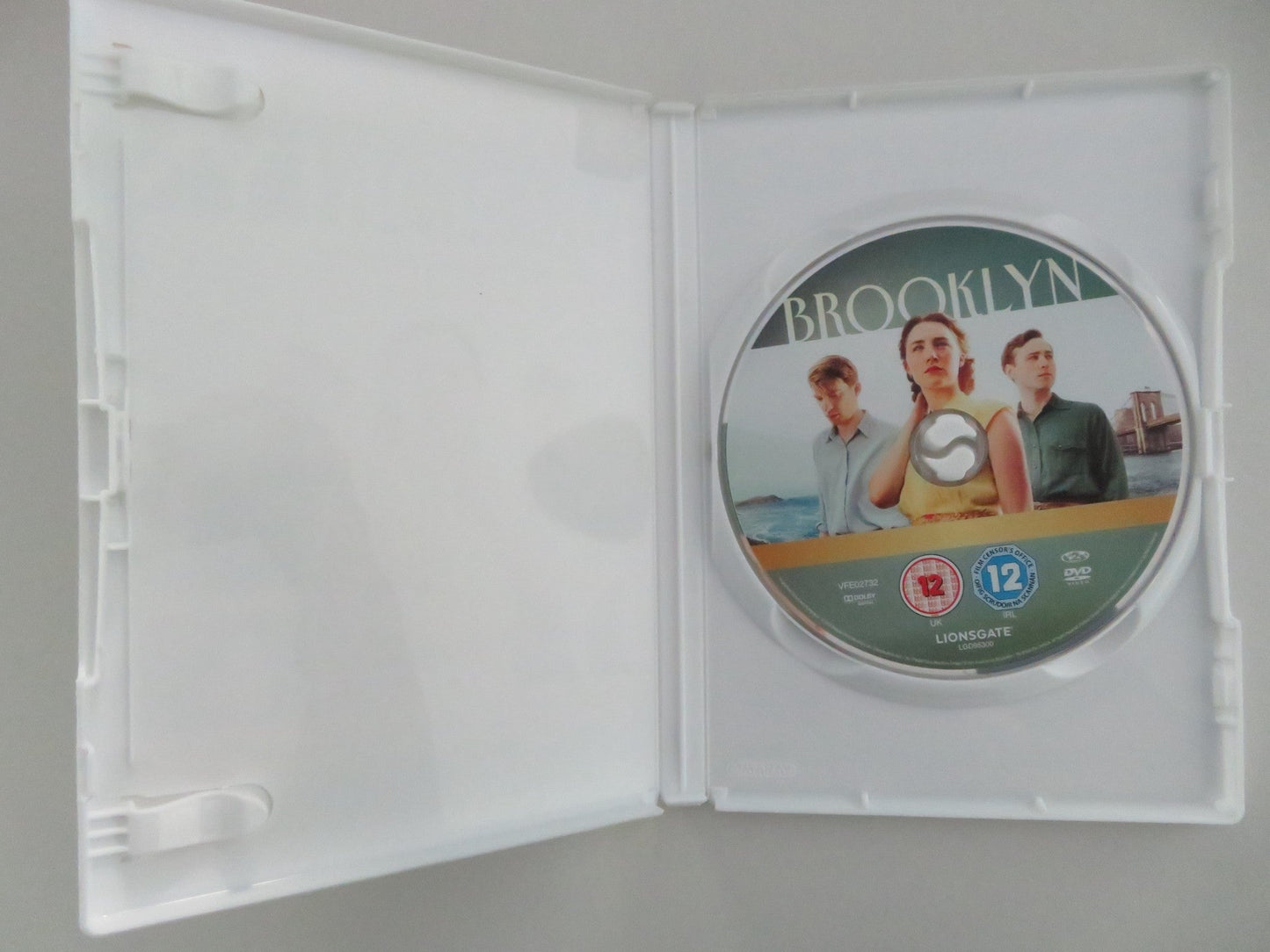 BROOKLYN (DVD) SAOIRSE RONAN JULIE WALTERS 2015 REGION 2 Movie posters