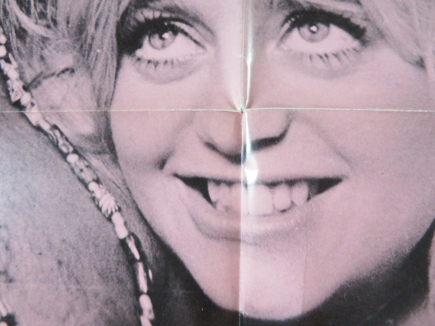 BUTTERFLIES ARE FREE FOLDED US ONE SHEET POSTER GOLDIE HAWN EDWARD ALBERT 1972 Rendezvous Cinema Movie posters