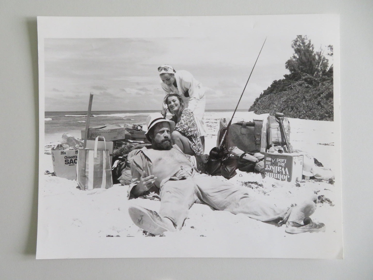 CASTAWAY MOVIE STILL PHOTO LOT OF 9 OLIVER REED AMANDA DONOHOE 1986 - Rendezvous Cinema