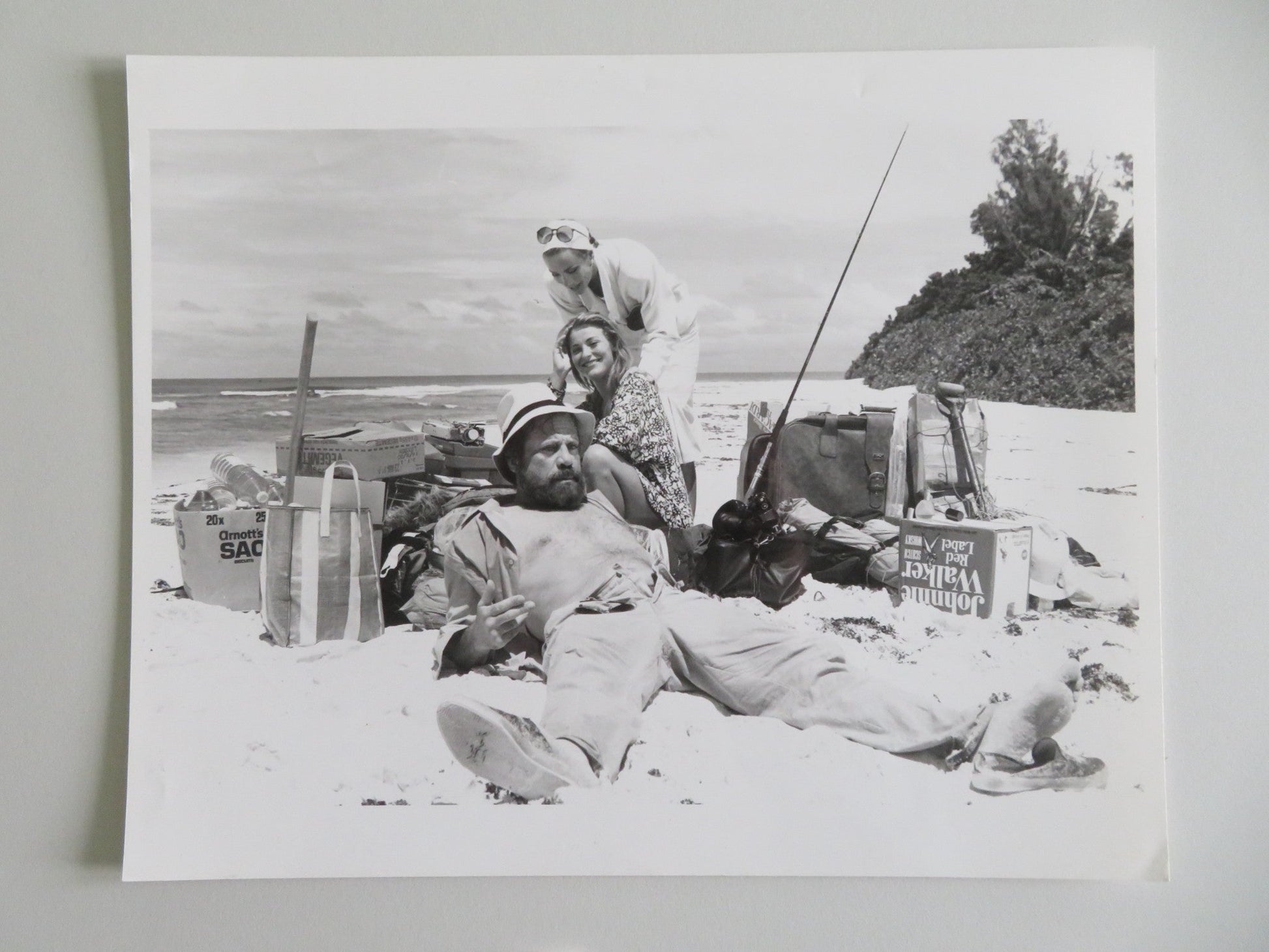 CASTAWAY MOVIE STILL PHOTO LOT OF 9 OLIVER REED AMANDA DONOHOE 1986 - Rendezvous Cinema