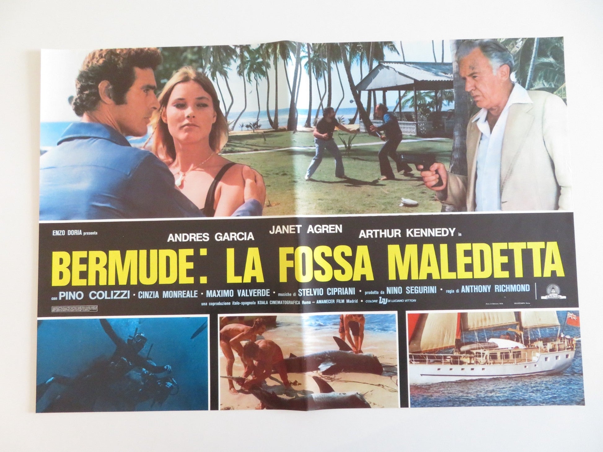 CAVE OF THE SHARKS - B ITALIAN FOTOBUSTA POSTER ANDRES GARCIA JANET AGREN 1978 Rendezvous Cinema Movie posters