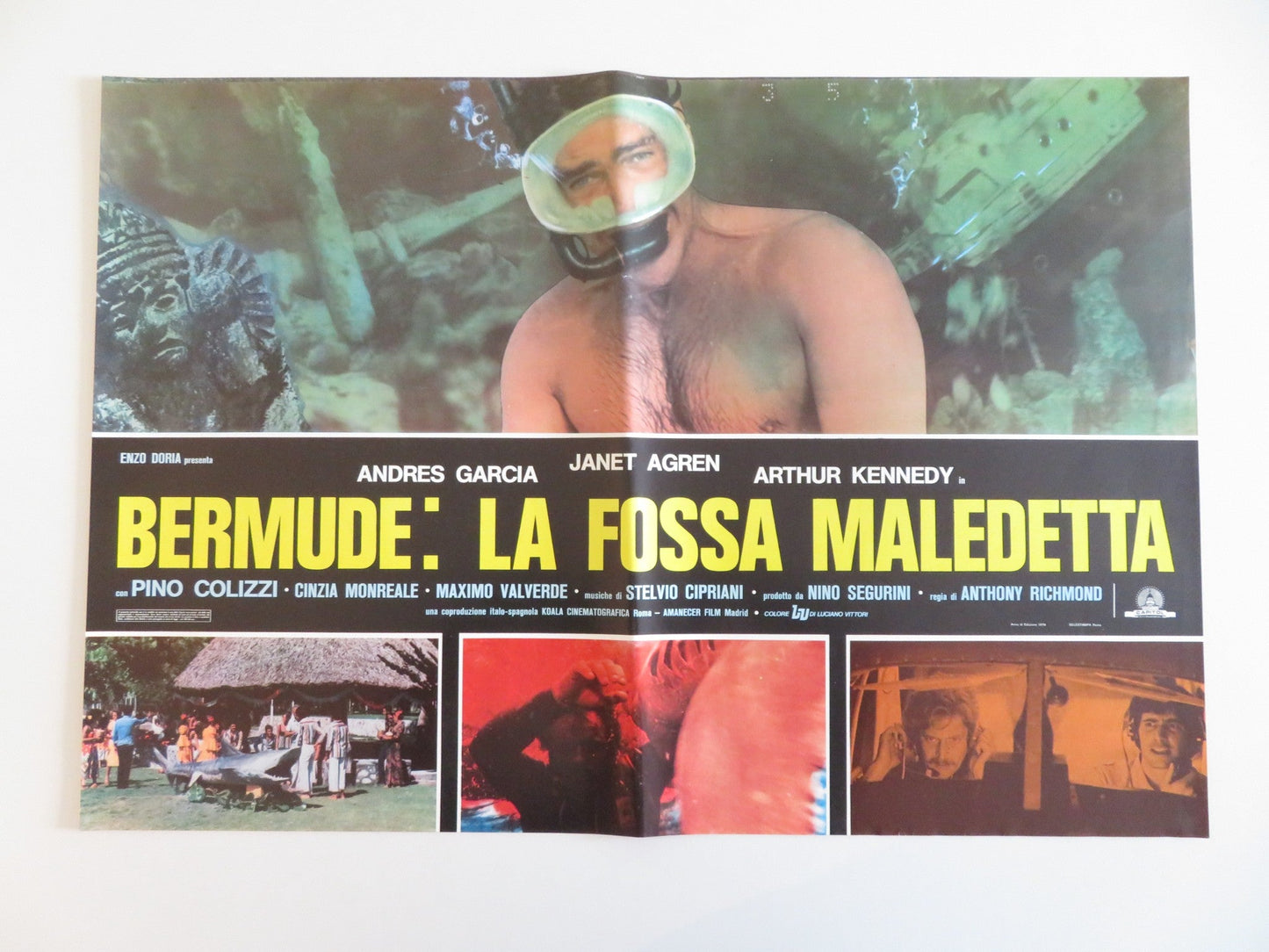 CAVE OF THE SHARKS - C ITALIAN FOTOBUSTA POSTER ANDRES GARCIA JANET AGREN 1978 Rendezvous Cinema Movie posters