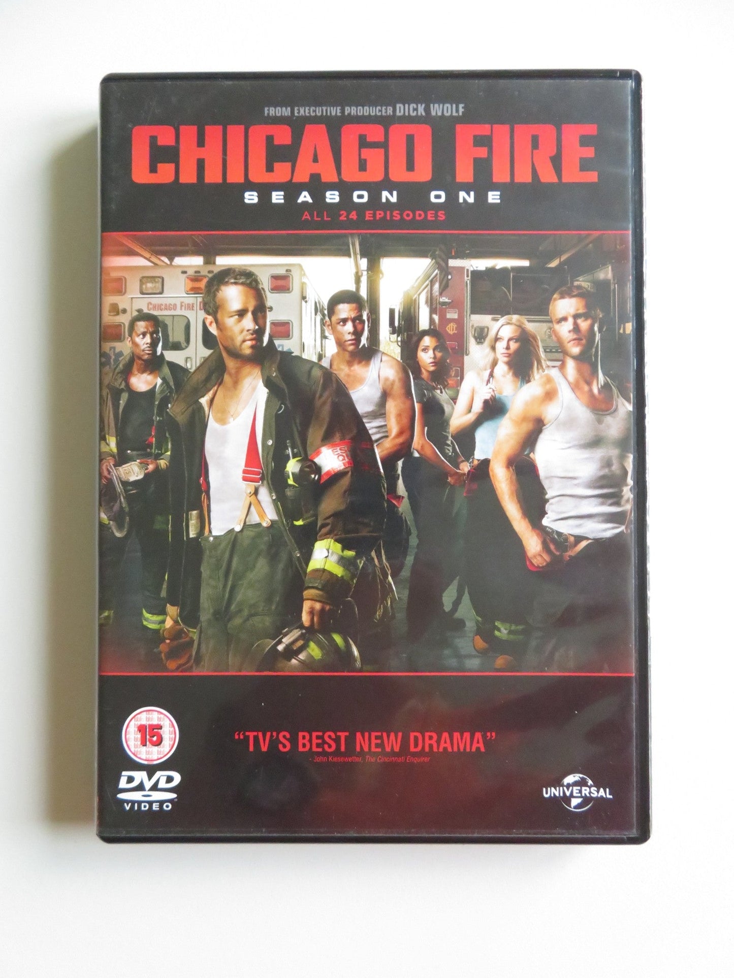 CHICAGO FIRE - SEASON ONE - 6 DISCS (DVD) TAYLOR KINNEY 2013 REGION 2 + 4 - Rendezvous Cinema