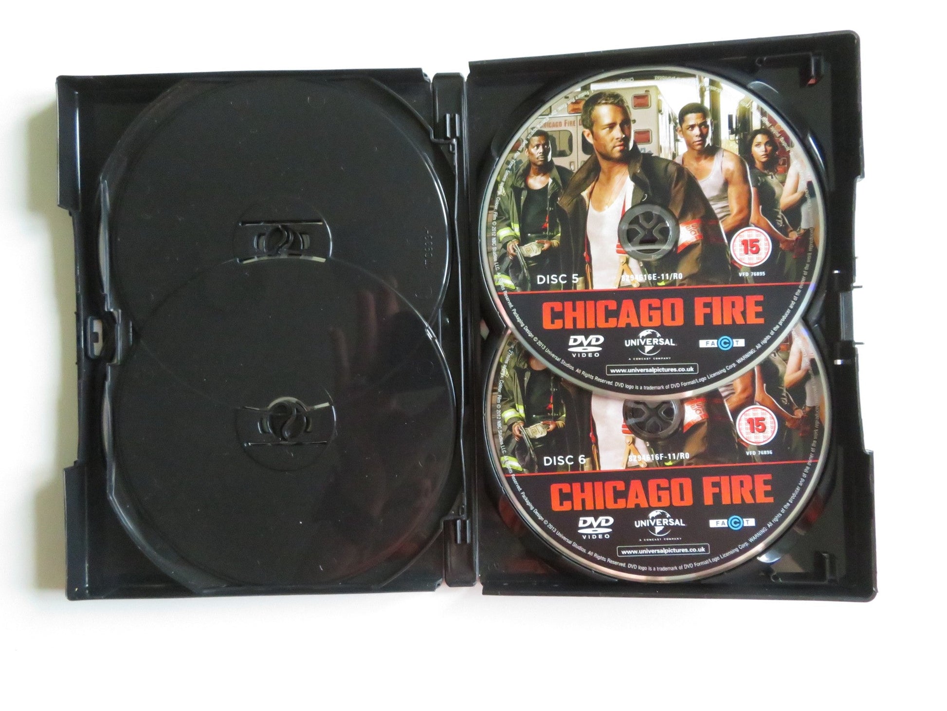CHICAGO FIRE - SEASON ONE - 6 DISCS (DVD) TAYLOR KINNEY 2013 REGION 2 + 4 - Rendezvous Cinema
