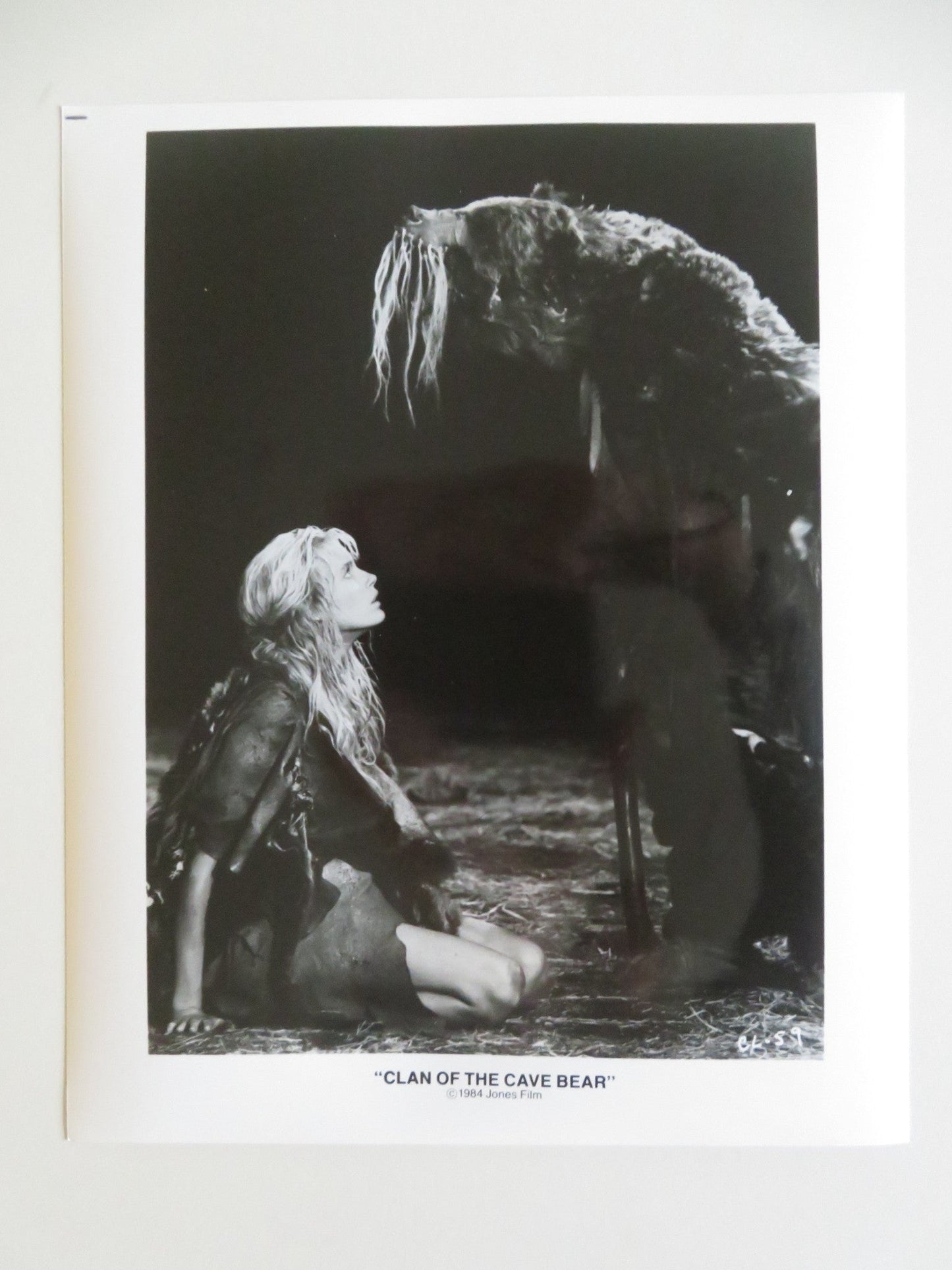 CLAN OF THE CAVE BEAR MOVIE STILL PHOTO LOT OF 8 DARYL HANNAH PAMELA REED 1986 - Rendezvous Cinema