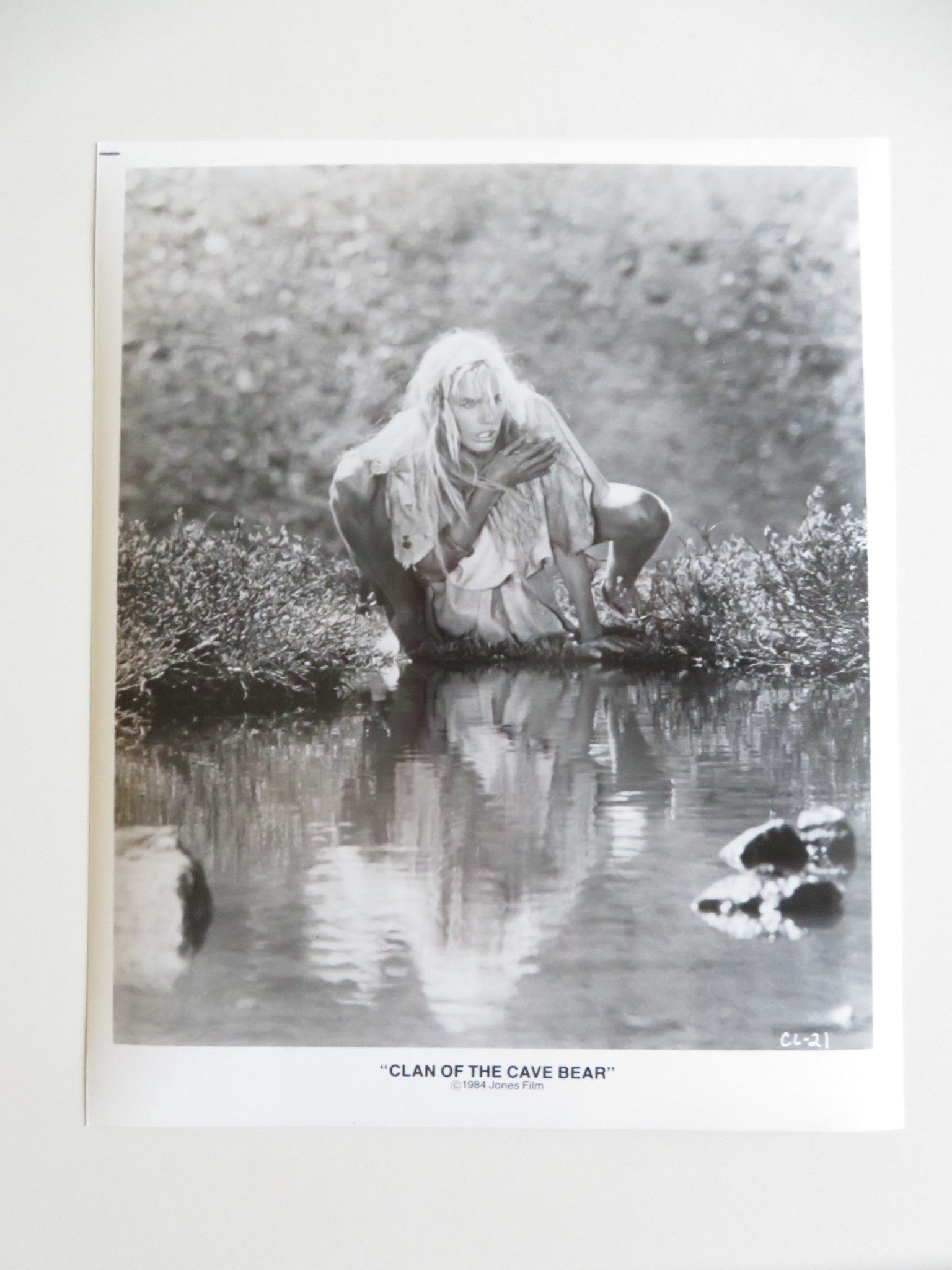 CLAN OF THE CAVE BEAR MOVIE STILL PHOTO LOT OF 8 DARYL HANNAH PAMELA REED 1986 - Rendezvous Cinema