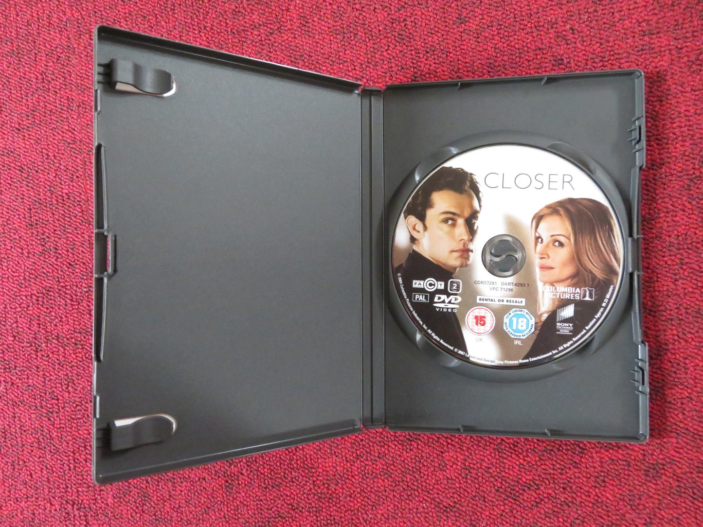 CLOSER (DVD) NATALIE PORTMAN JUDE LAW JULIA ROBERTS 2004 REGION 2 Rendezvous Cinema Movie posters