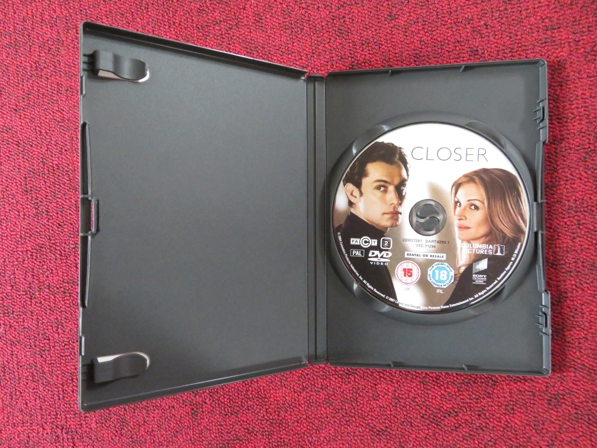 CLOSER (DVD) NATALIE PORTMAN JUDE LAW JULIA ROBERTS 2004 REGION 2 Rendezvous Cinema Movie posters