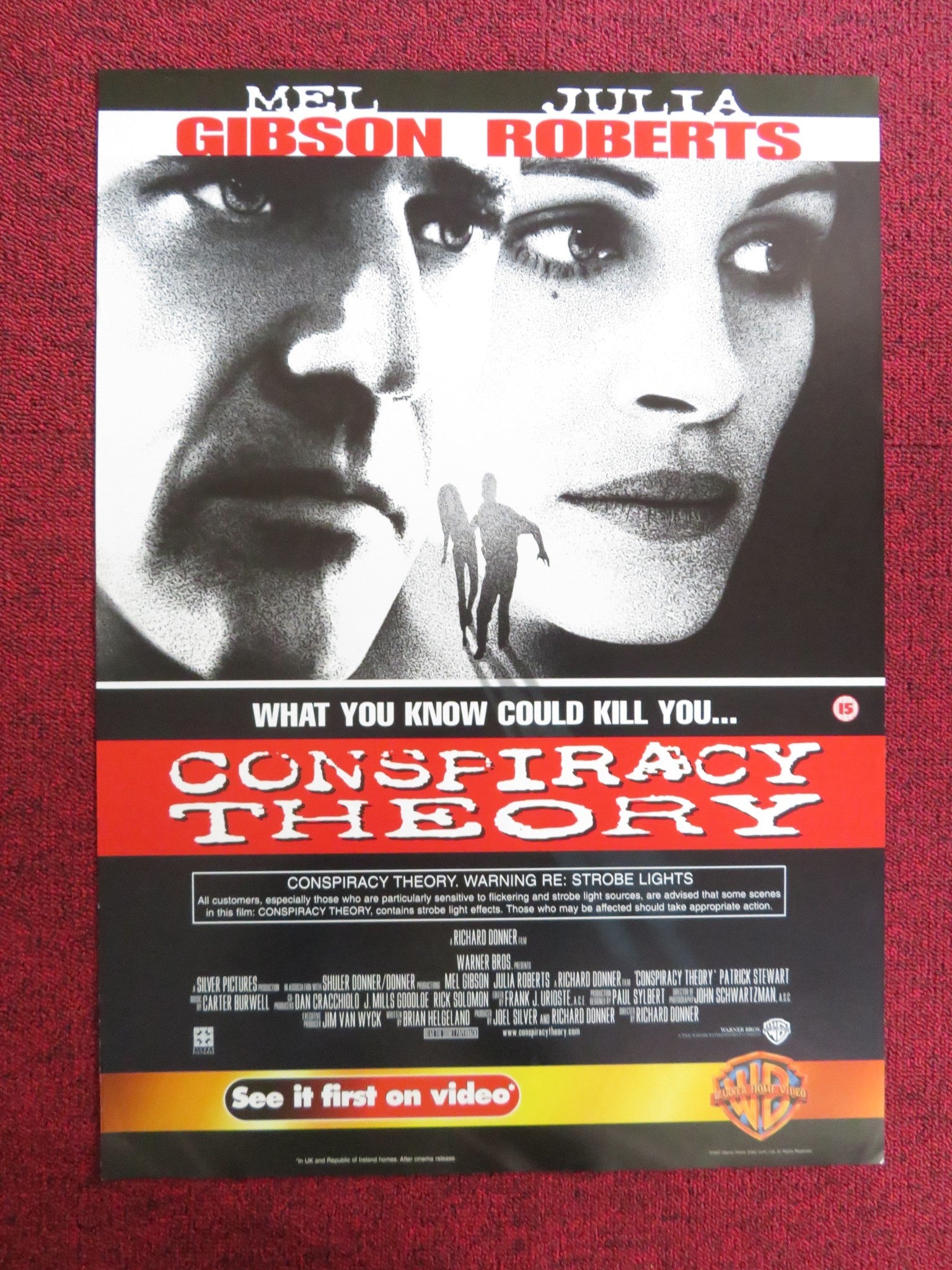 CONSPIRACY THEORY VHS VIDEO POSTER MEL GIBSON JULIA ROBERTS 1997 Rendezvous Cinema Movie posters