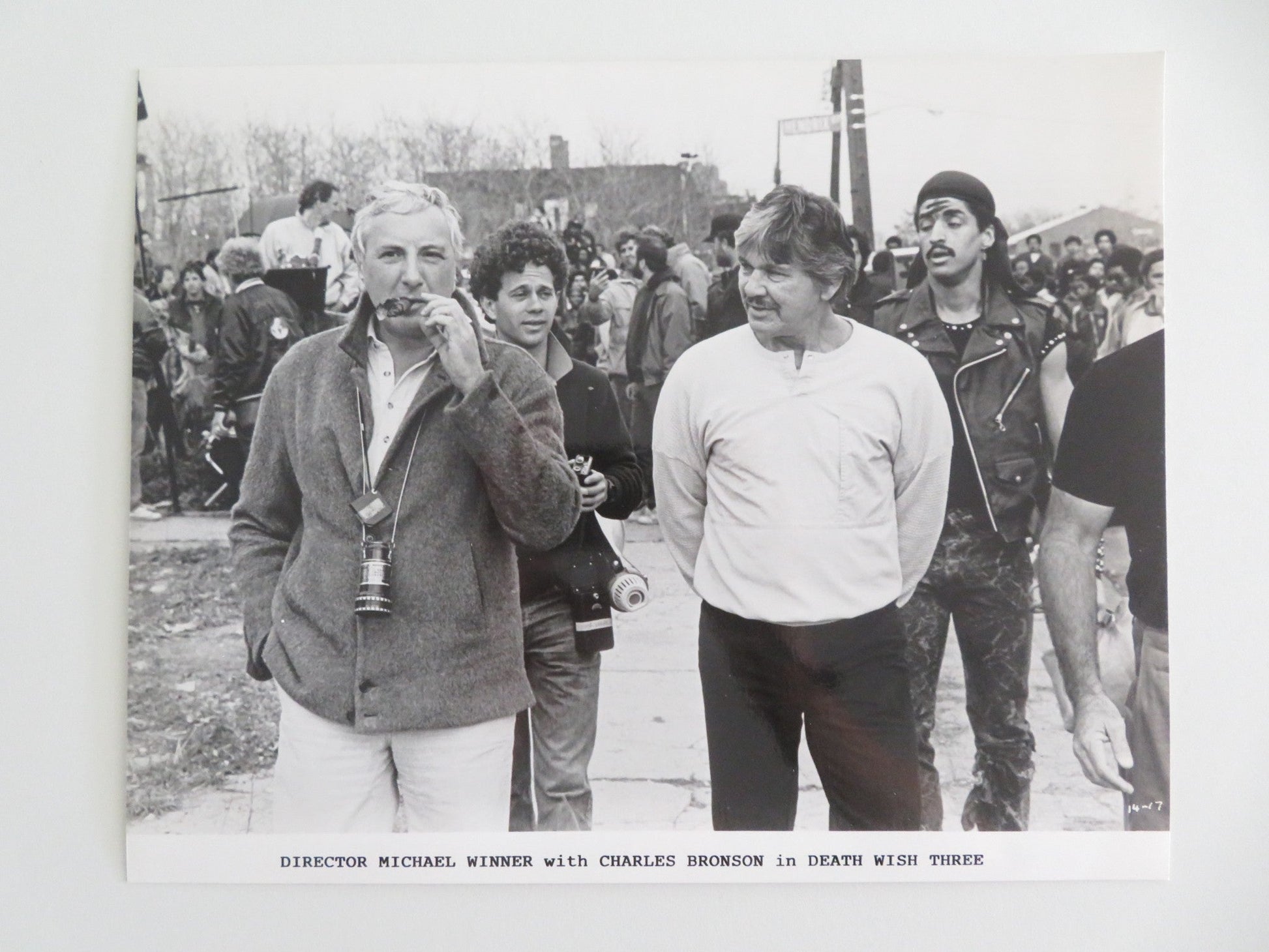 DEATH WISH 3 - A MOVIE STILL PHOTO LOT OF 3 CHARLES BRONSON ED LAUTER 1985 Movie posters