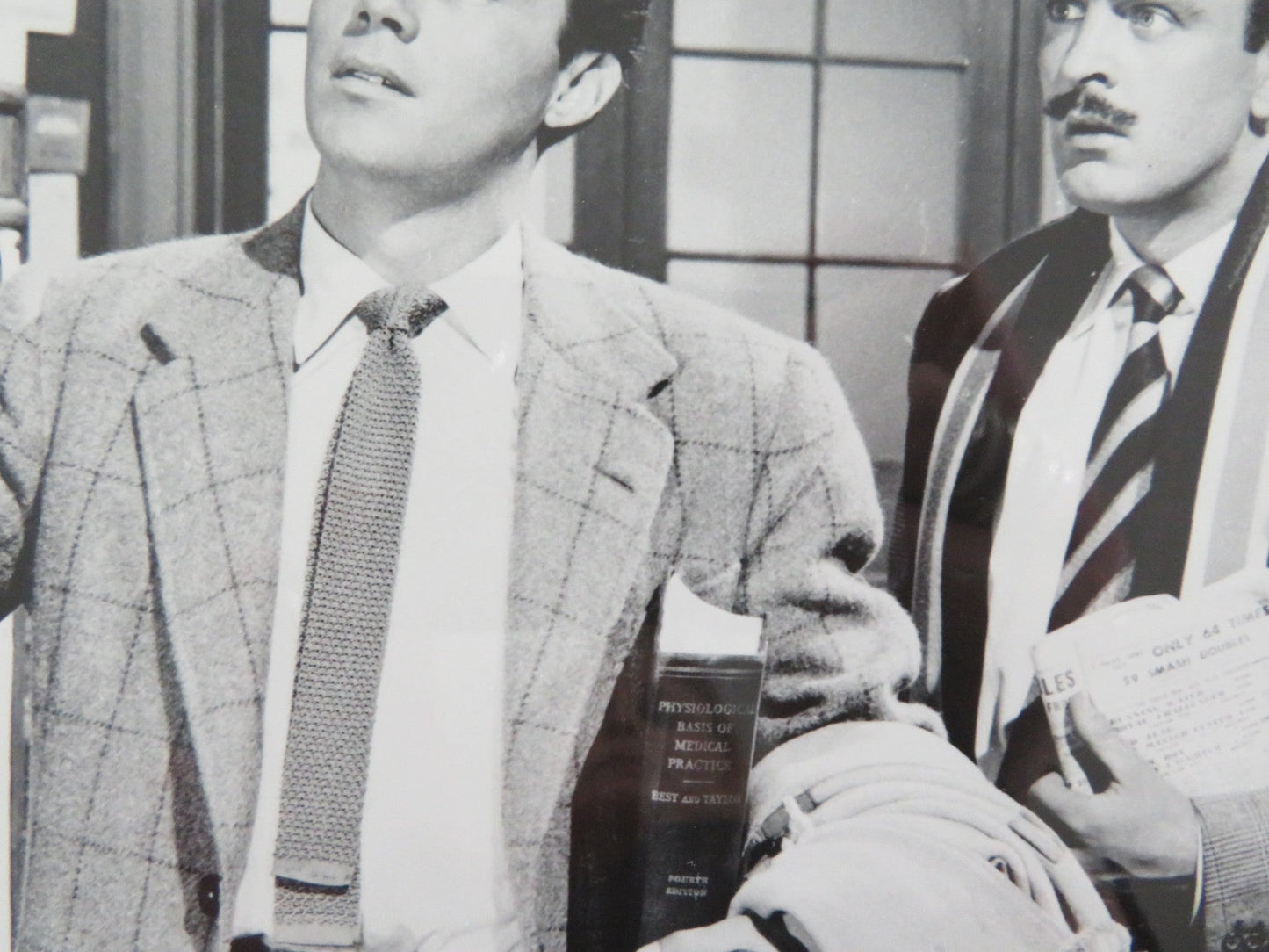 DOCTOR IN THE HOUSE MOVIE STILL PHOTO DIRK BOGARDE KENNETH MORE 1954 Movie posters