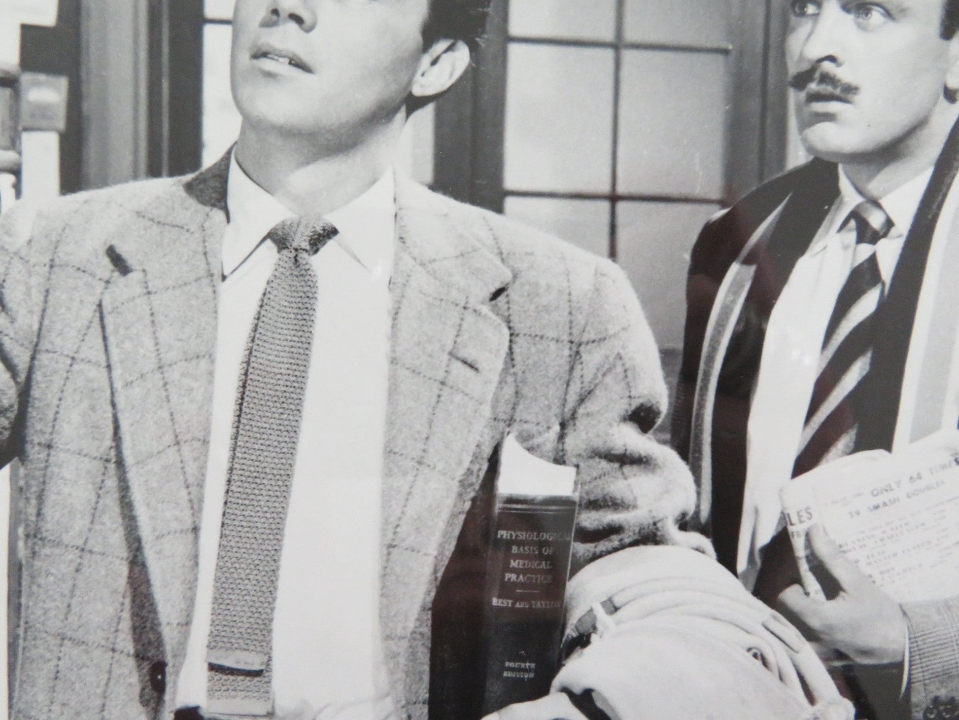 DOCTOR IN THE HOUSE MOVIE STILL PHOTO DIRK BOGARDE KENNETH MORE 1954 Movie posters