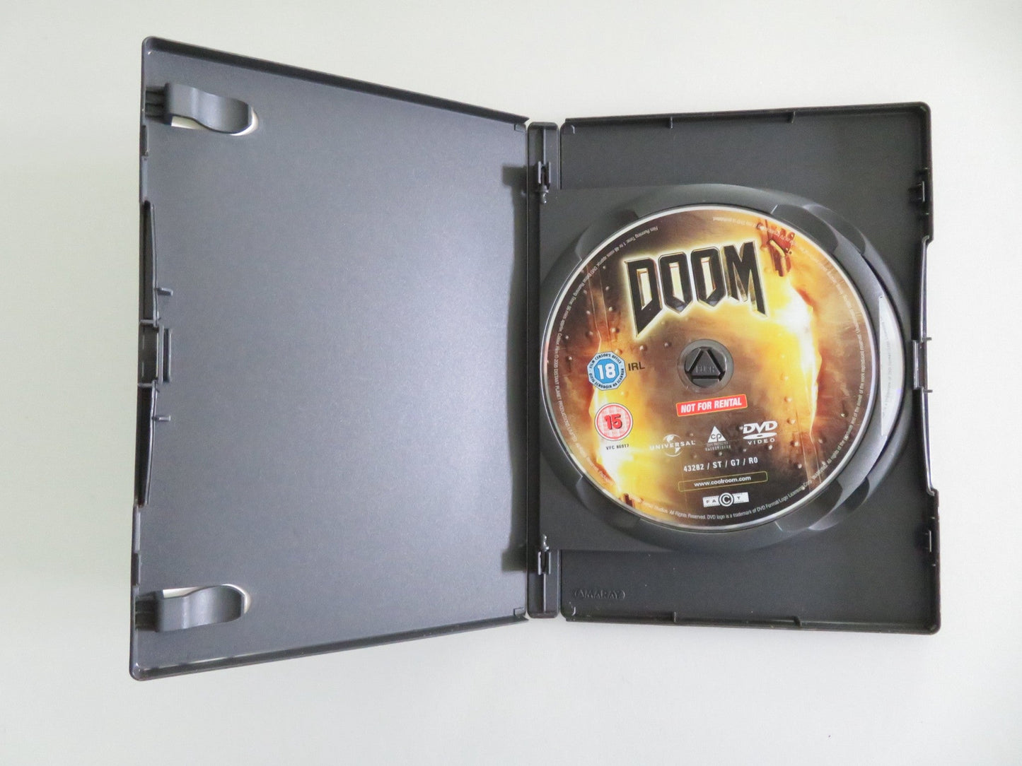 DOOM - EXTENDED EDITION AND SERENITY - 2 FILM BOXSET (DVD) 2005 REGION 2, 5 Movie posters