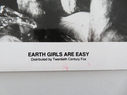 EARTH GIRLS ARE EASY MOVIE STILL PHOTO JEFF GOLDBLUM GEENA DAVIS 1989 Movie posters