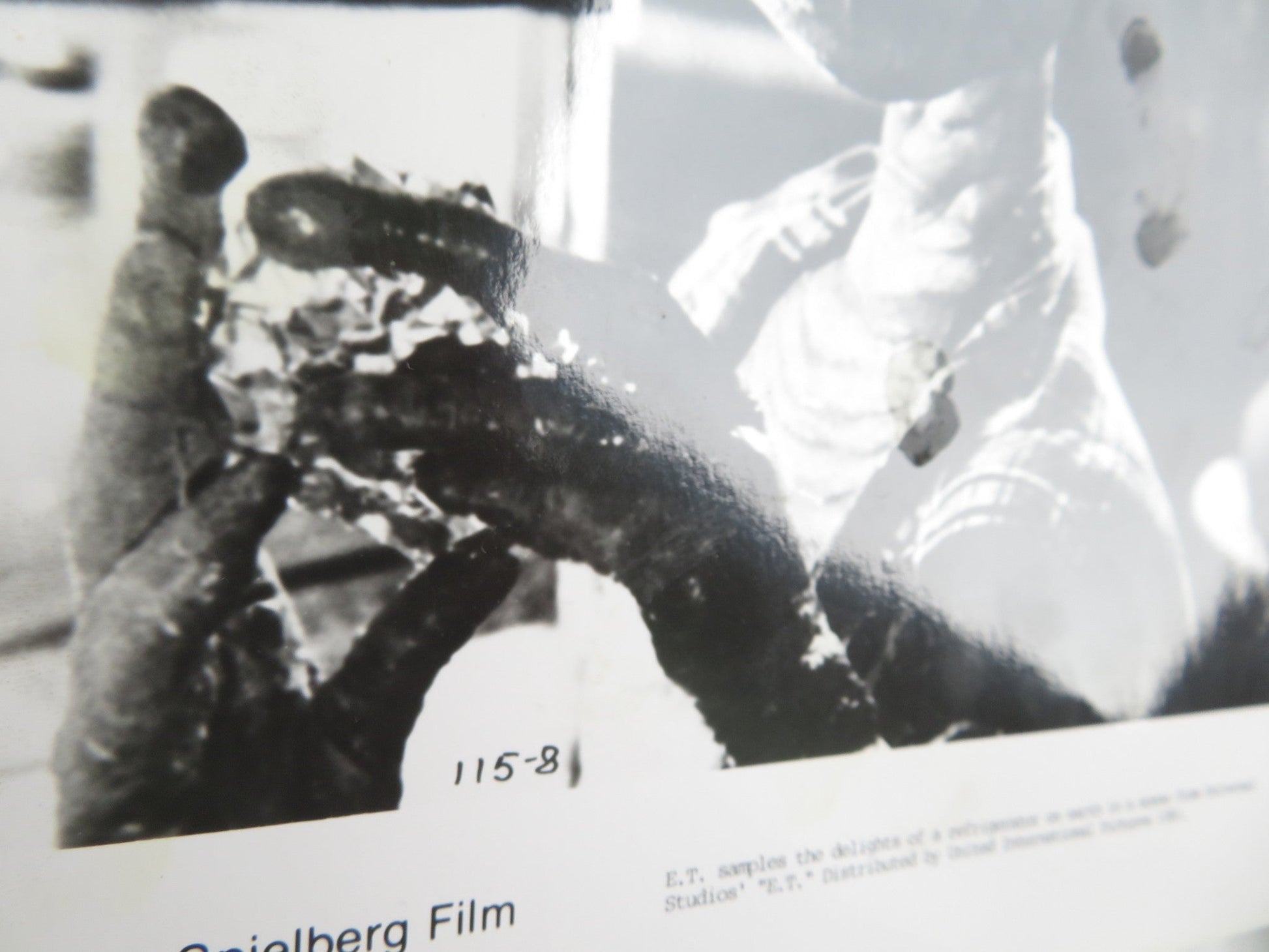E.T. THE EXTRA - TERRESTRIAL MOVIE STILL PHOTO LOT OF 5 THOMAS BARRYMORE 1982 Movie posters