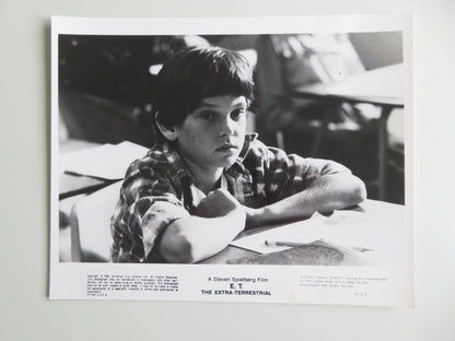 E.T. THE EXTRA - TERRESTRIAL MOVIE STILL PHOTO LOT OF 5 THOMAS BARRYMORE 1982 Movie posters